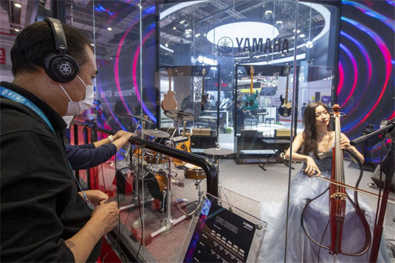 Les extraordinaires objets exposés à la 4e Exposition internationale d'importation de la Chine (CIIE) 