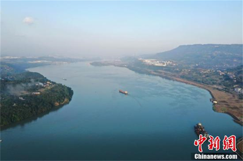 Le charme unique de la zone du réservoir des Trois Gorges au début de l'hiver