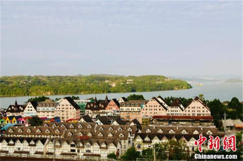 Le charme unique de la zone du réservoir des Trois Gorges au début de l'hiver