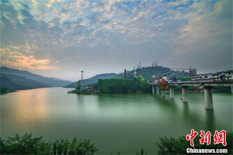 Le charme unique de la zone du réservoir des Trois Gorges au début de l'hiver