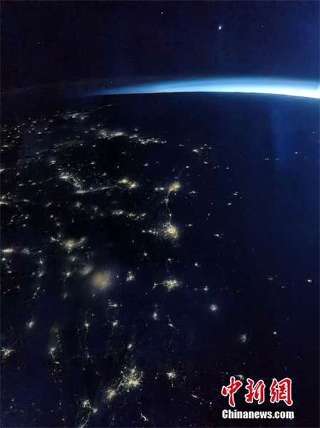 Des photographies spatiales prises par les ta?konautes de Shenzhou-12