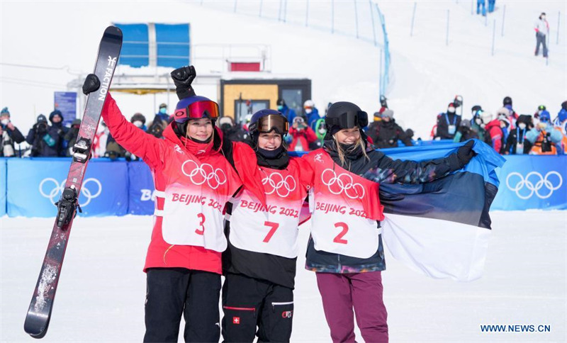 (BEIJING 2022) Mathilde Gremaud de la Suisse remporte l'or en freeski slopestyle femmes, et la Chinoise Gu Ailing gagne l'argent
