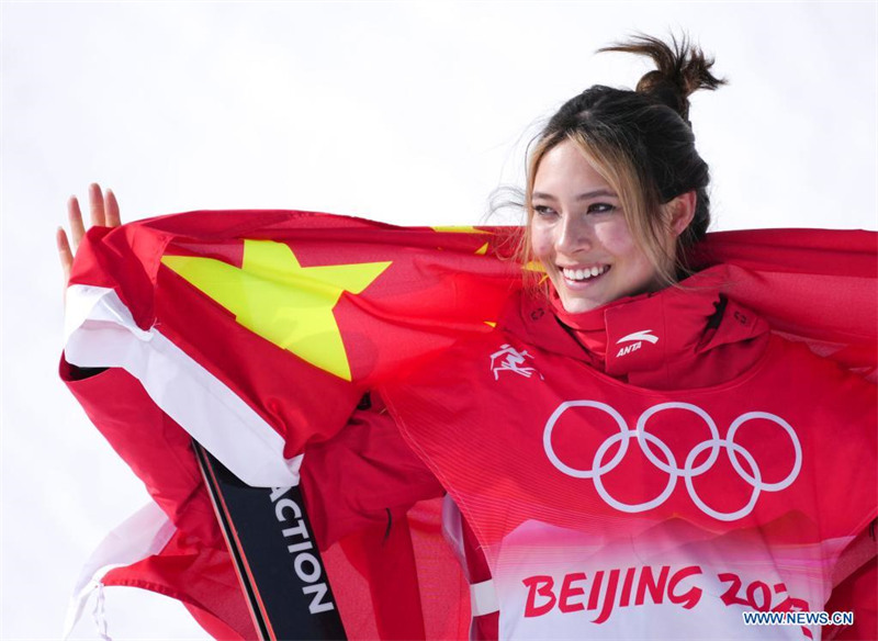 (BEIJING 2022) Mathilde Gremaud de la Suisse remporte l'or en freeski slopestyle femmes, et la Chinoise Gu Ailing gagne l'argent