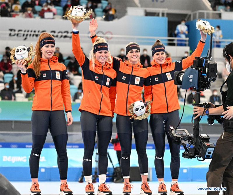 (BEIJING 2022) Les Canadiennes médaillées d'or de la poursuite par équipes en patinage de vitesse