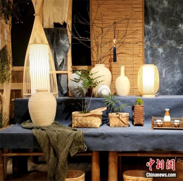 Yang Changqin, la ? fille du tissage de bambou ? : donner un avenir à la tradition