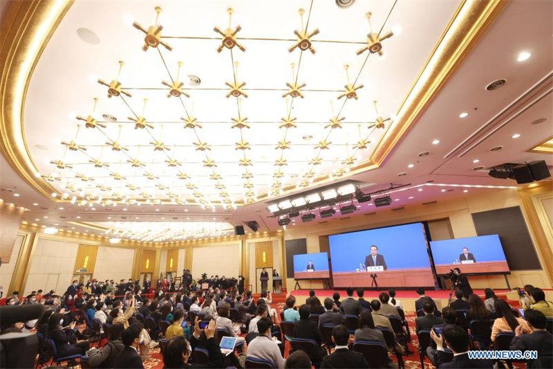 (Deux Sessions) Le PM chinois rencontre la presse après la session législative annuelle