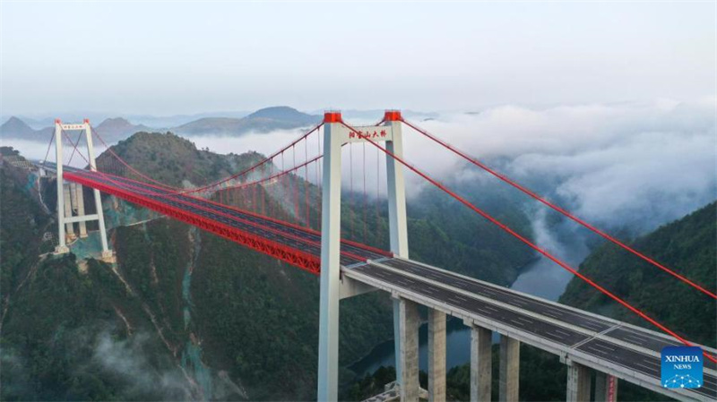 La construction de la ligne principale de l'autoroute Guiyang-Huangping entre dans la phase finale