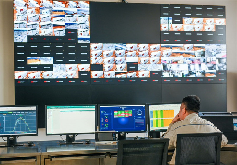 Chine : base photovolta?que de Dalad en Mongolie intérieure