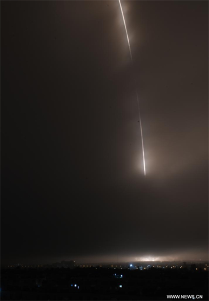 La Chine lance un vaisseau cargo pour approvisionner sa station spatiale