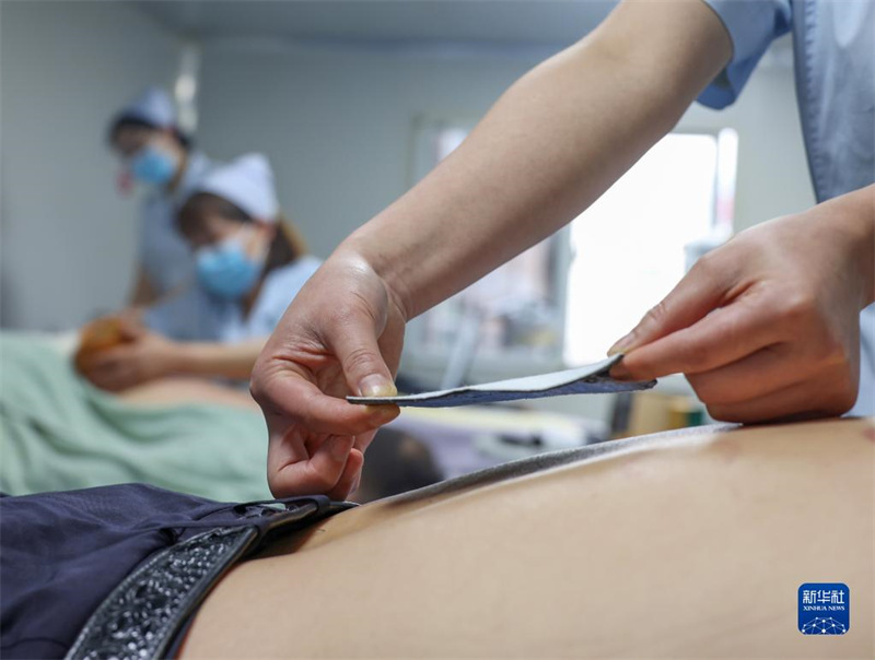 Des ? anges en blanc ? lors de la Journée internationale des infirmières