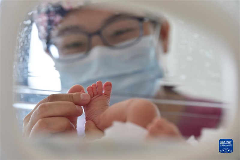 Des ? anges en blanc ? lors de la Journée internationale des infirmières