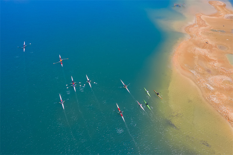 Zhejiang : les équipes de kayak et d'aviron sont occupées aux entra?nements