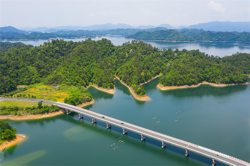 Zhejiang : les équipes de kayak et d'aviron sont occupées aux entra?nements