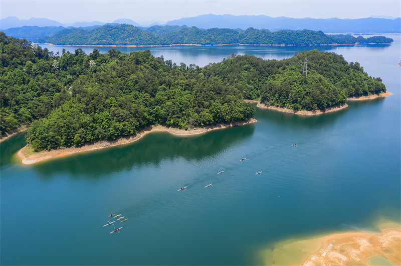 Zhejiang : les équipes de kayak et d'aviron sont occupées aux entra?nements