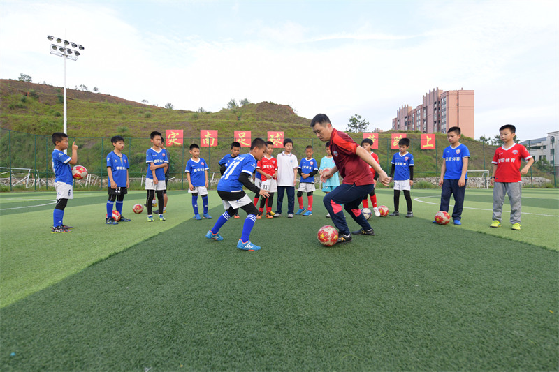 Jiangxi : à la poursuite de ses rêves sur le terrain de football