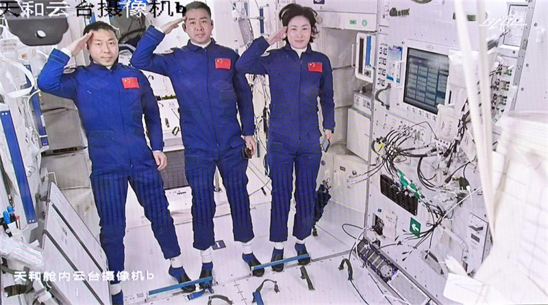 Chine : le vaisseau spatial habité Shenzhou-14 s'amarre à la combinaison de la station spatiale