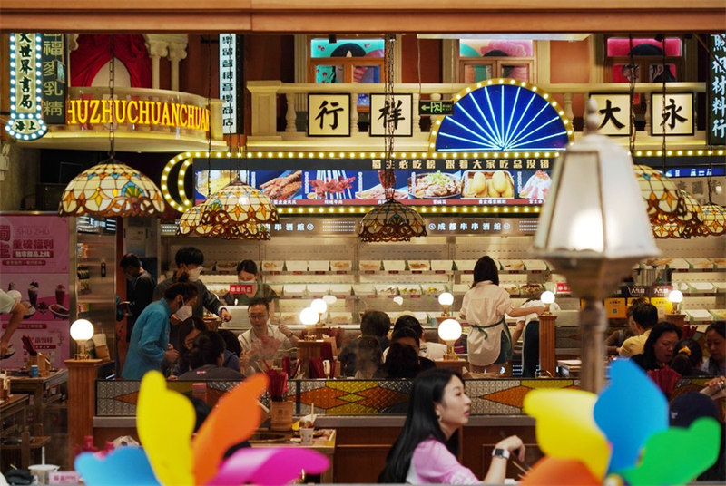 Beijing assouplit ses restrictions face à la COVID-19