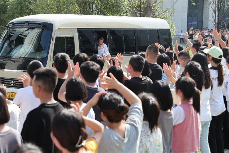 Xi Jinping met l'accent sur le maintien d'un développement économique stable lors de son inspection au Sichuan