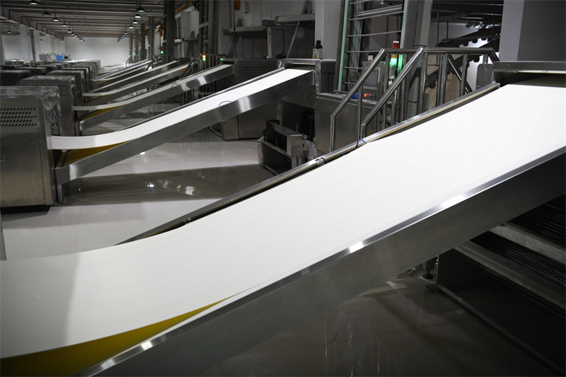 Le voyage d'un grain de blé : d'? aussi plein qu'une perle ? à ? aussi fin que la corde d'une cithare ?