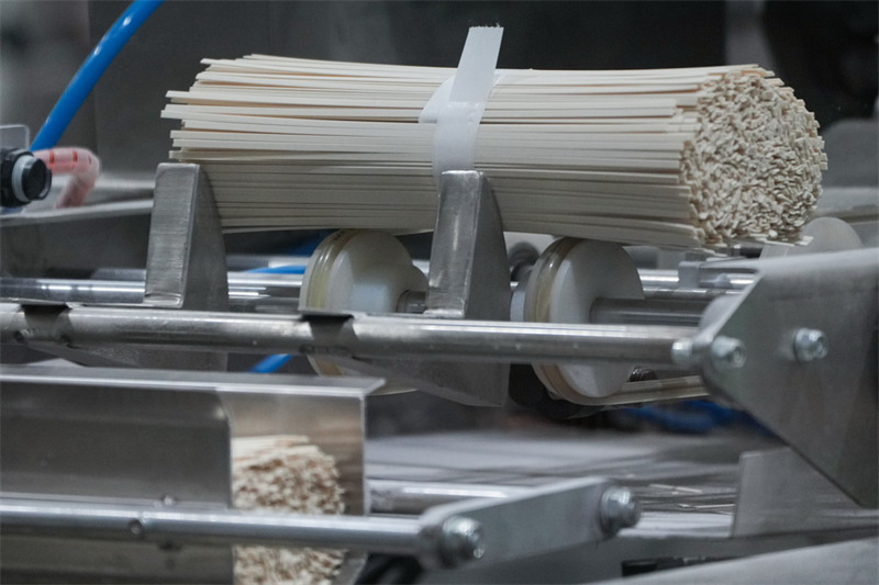 Le voyage d'un grain de blé : d'? aussi plein qu'une perle ? à ? aussi fin que la corde d'une cithare ?