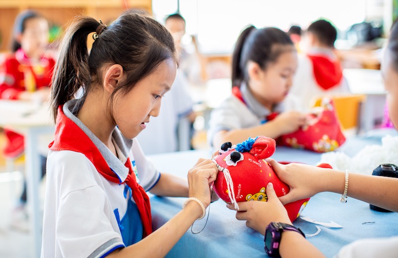 Hohhot: un tigre de tissu cousu à la main