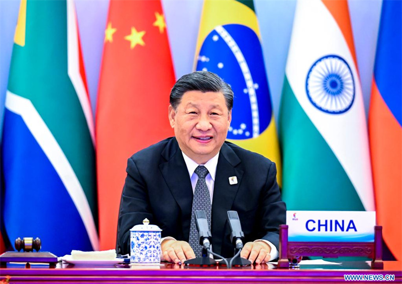 Xi Jinping appelle les pays des BRICS à poursuivre l'esprit novateur et la coopération