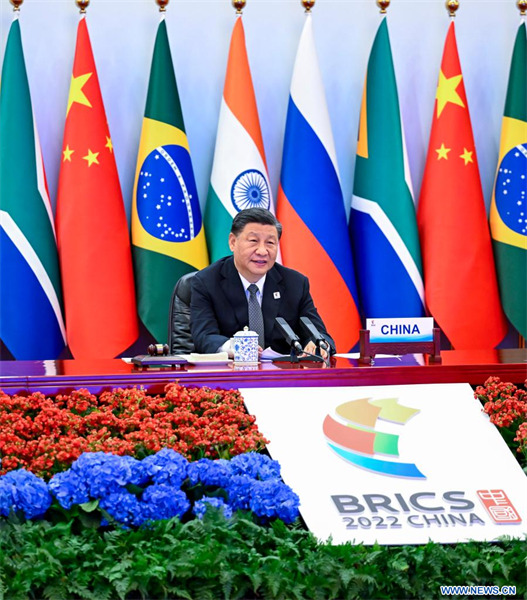 Xi Jinping appelle les pays des BRICS à poursuivre l'esprit novateur et la coopération