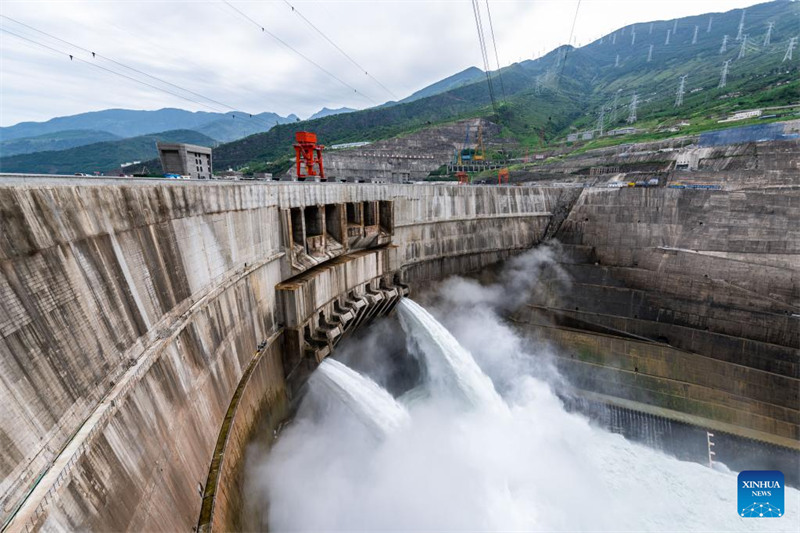Premier anniversaire de la mise en service des deux premières unités de production d'énergie de la centrale hydroélectrique de Baihetan, dans le sud-ouest de la Chine