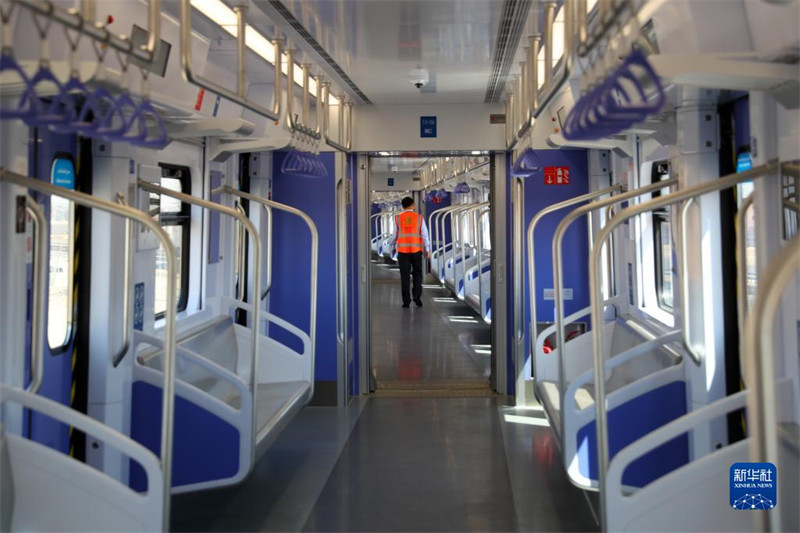 L'essai du premier chemin de fer léger en égypte construit par des entreprises chinoises