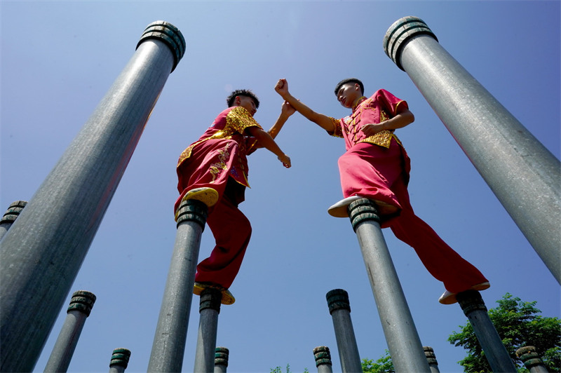 Comment pratiquer des arts martiaux en profitant du patrimoine culturel immatériel pendant les vacances d'été ?