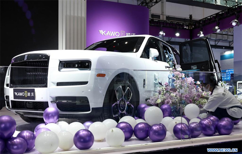 Ouverture à Hainan de la 2e Exposition internationale des produits de consommation de Chine