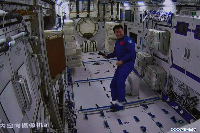 Les astronautes de Shenzhou-14 entrent dans le module laboratoire Wentian