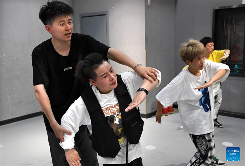 Henan : un groupe de danse de rue agé de 45 à 71 ans fait le buzz en ligne