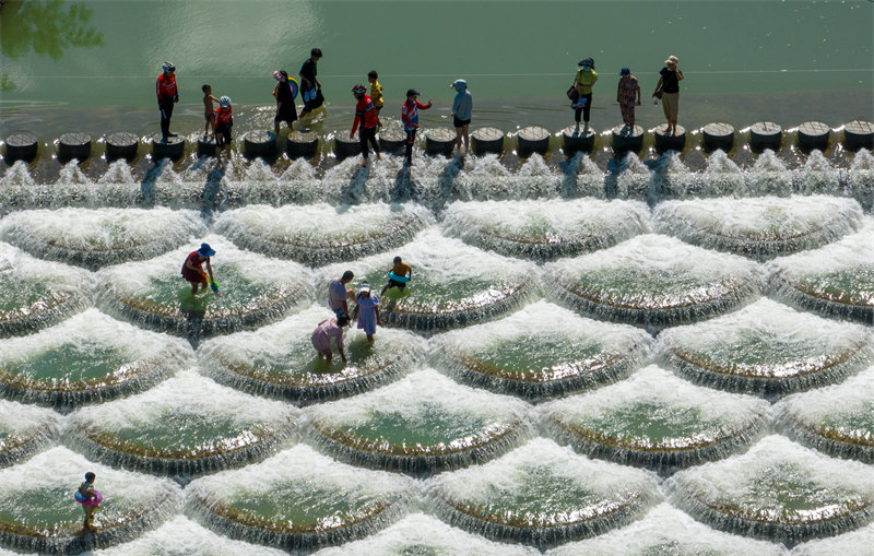 Hubei : profiter de l'eau pour jouir de la fra?cheur