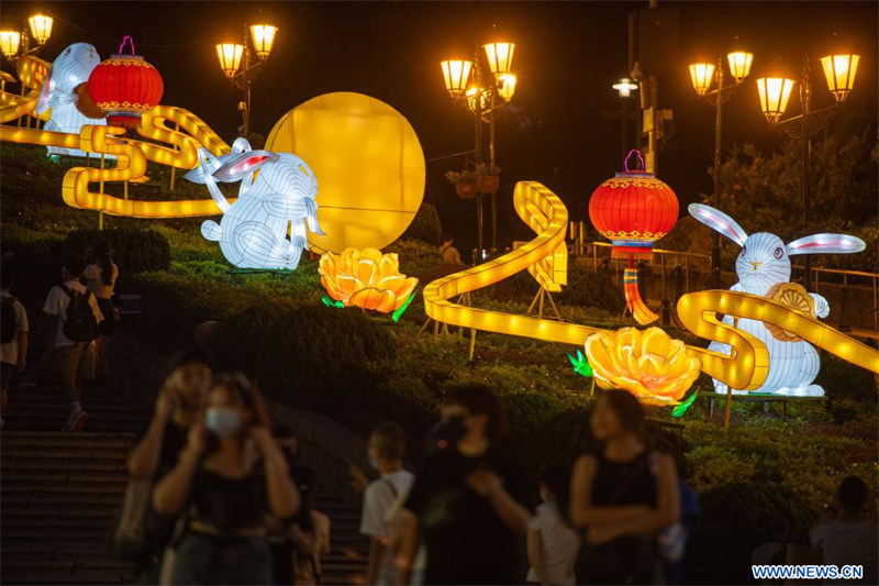 Chine : décorations pour la fête de la mi-automne à Macao