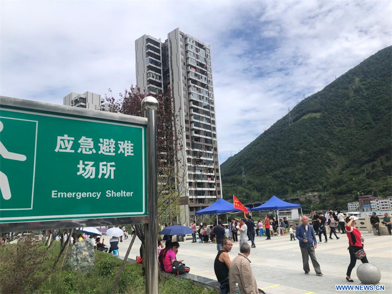 Chine : 21 morts dans un séisme de magnitude 6,8 au Sichuan