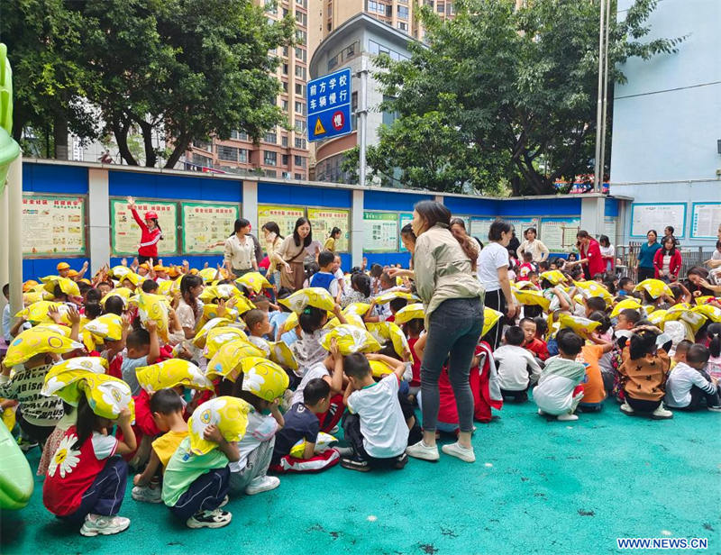 Chine : 21 morts dans un séisme de magnitude 6,8 au Sichuan