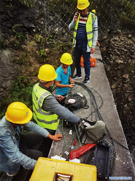 Chine : 21 morts dans un séisme de magnitude 6,8 au Sichuan