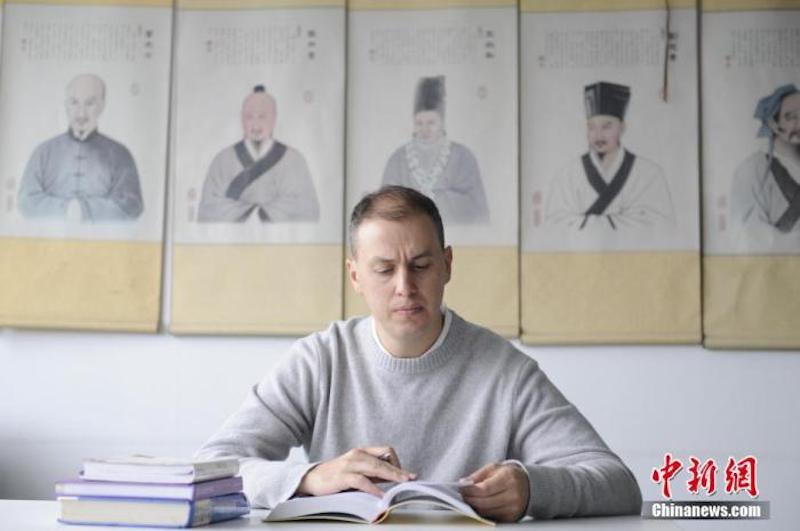 Un Fran?ais s'engage à faire conna?tre la médecine traditionnelle chinoise dans le monde entier