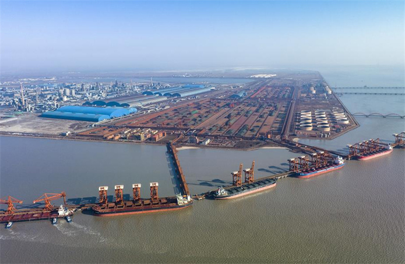Hebei : le débit de marchandises du port de Tangshan se hisse au deuxième rang mondial