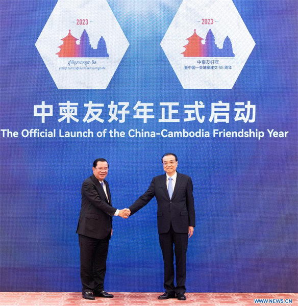 Le PM chinois s'entretient avec son homologue cambodgien