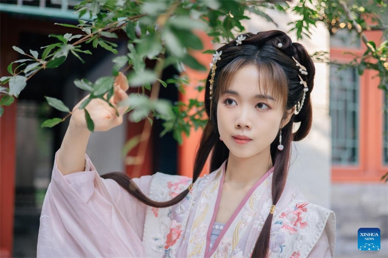 Dirigée par le Hanfu, la tendance ? Chine-chic ? s'appuie sur la confiance culturelle