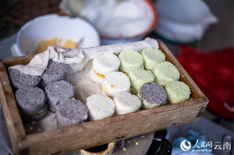 Yunnan : la dynamique dans la ville ancienne et le parfum des snacks flottent au loin à Weishan