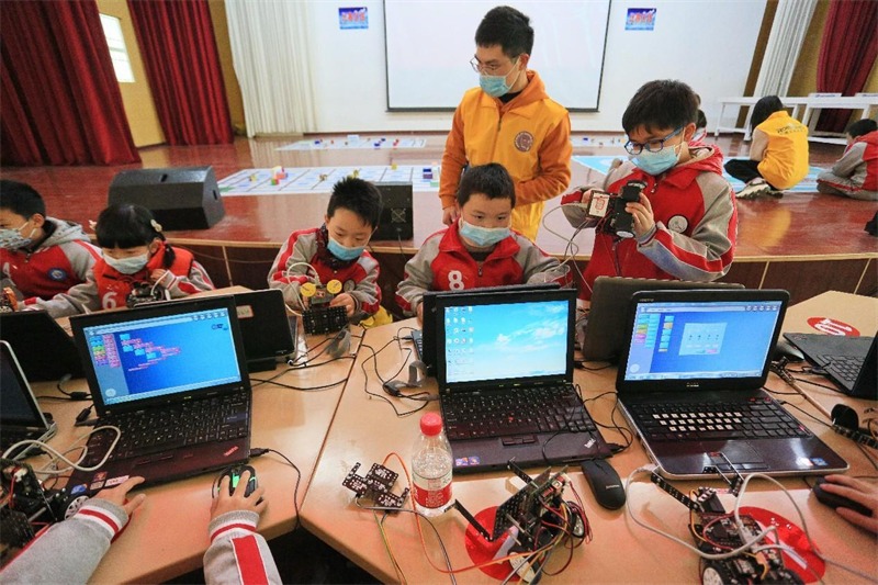 La numérisation renforce l'éducation en Chine