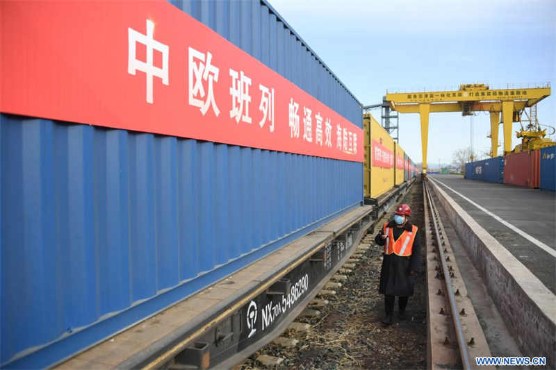 Beijing lance son premier train de fret direct Chine-Europe