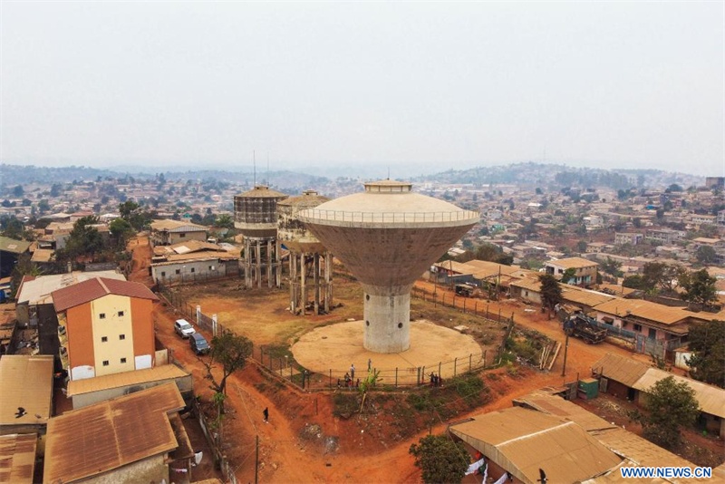Une station de traitement chinoise améliore l'alimentation en eau de villes camerounaises