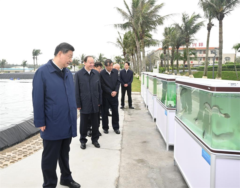 Xi Jinping inspecte la province chinoise du Guangdong
