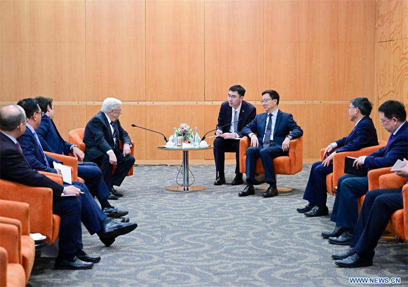 Le vice-président chinois discute des relations bilatérales avec le président et le Premier ministre portugais