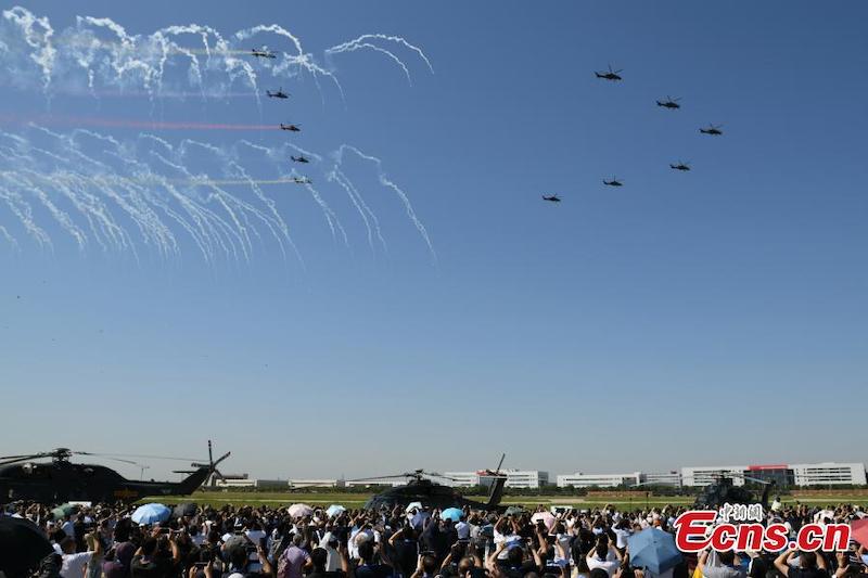 Ouverture de la 6e Exposition d'hélicoptères de Chine à Tianjin