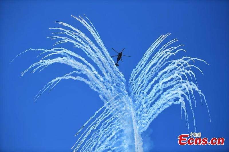 Ouverture de la 6e Exposition d'hélicoptères de Chine à Tianjin